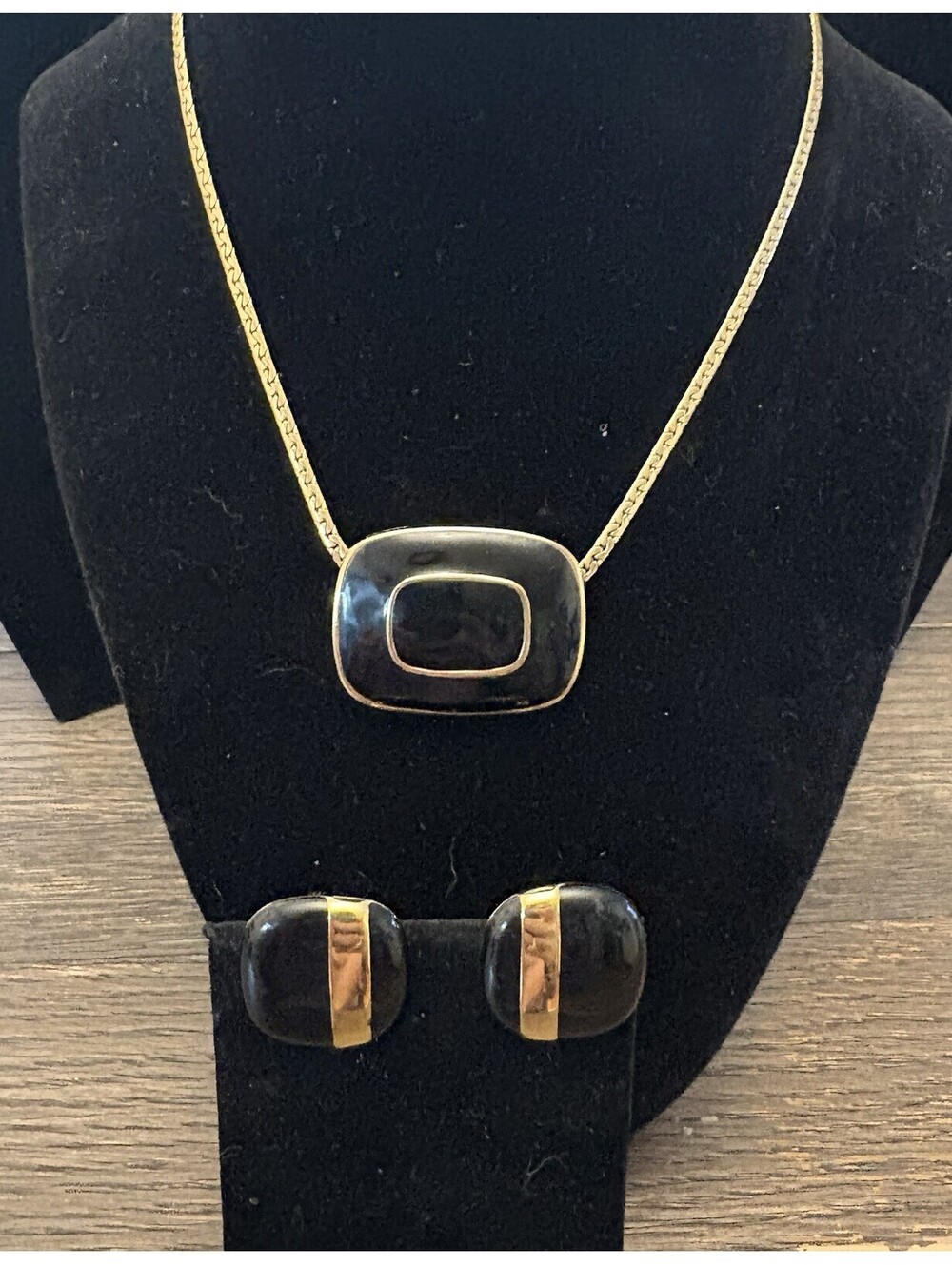Beautiful Art Deco Style Trifari Necklace And Monet  Black And Gold Clip
